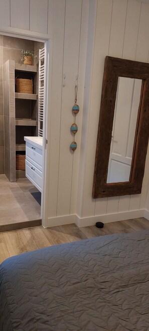 1 soverom, strykejern/-brett, reiseseng for barn og wi-fi (inkludert)