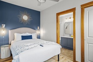 1 bedroom, iron/ironing board, travel cot, WiFi - 323 - 109 Montane Rd · Cozy Penthouse ~ Heated Pool/3 Hot tubs/Gym (Canmore)