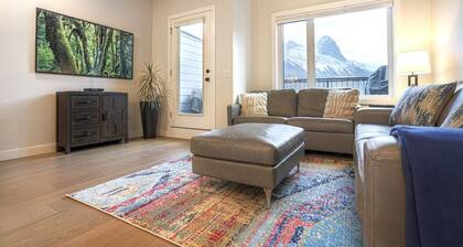 109 - 1106 Bow Valley Trail · Panoramic Mountain View Townhome w/AC