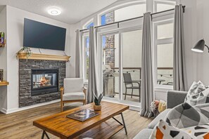 TV, fireplace