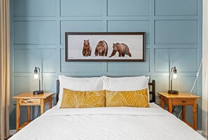 1 Schlafzimmer, Schreibtisch, Bügeleisen/Bügelbrett, Reisekinderbett