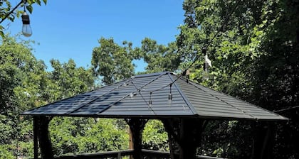 3 BR/2 Bath house close to downtown