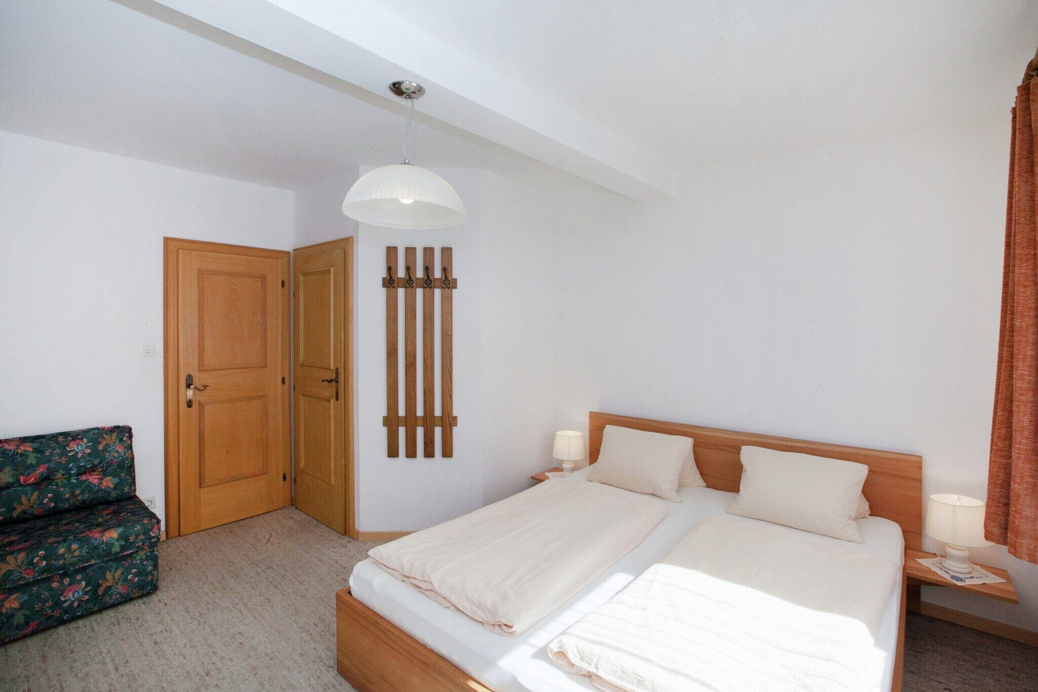 8 間睡房、免費 Wi-Fi