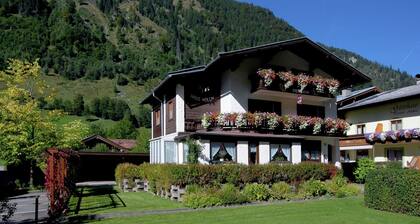 Chalet in Fusch near Ski Lift and Lake