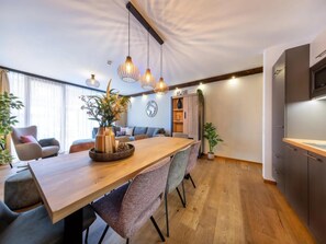 Dining - Apartment in Neukirchen near Ski Lift (Neukirchen am Großvenediger)