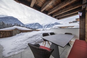 Outdoor dining - Nationalpark Chalet Dreiherrenspitze (Neukirchen)