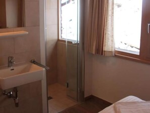 Bathtub - Alpine Chalet with Balcony & Sauna (Wald-Königsleiten)