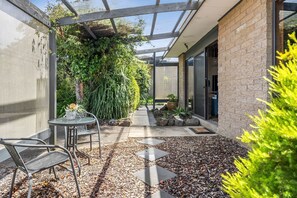 Outdoor dining - Magic on Murray (Anglesea)