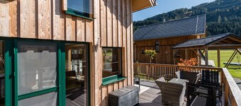 Superior chalet with whirlpool