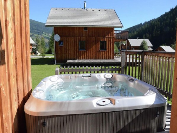 Bain à remous extérieur