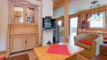 Télévision, cheminée