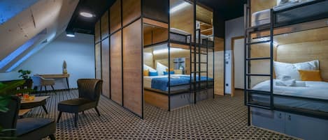 Classic Bottom Capsule 90 cm | Dorm | Desk, laptop workspace, iron/ironing board, free WiFi