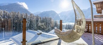 Elegant Chalet near Wildkogel Arena