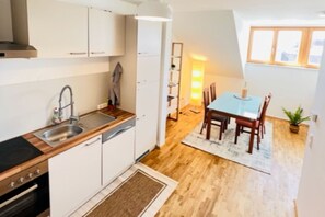 Fridge, microwave, oven, stovetop - Apartment in a charming area (Tragwein)