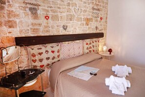 1 bedroom, WiFi, bed sheets - Characteristic Double Room Elimene N.3 (CONVERSANO)