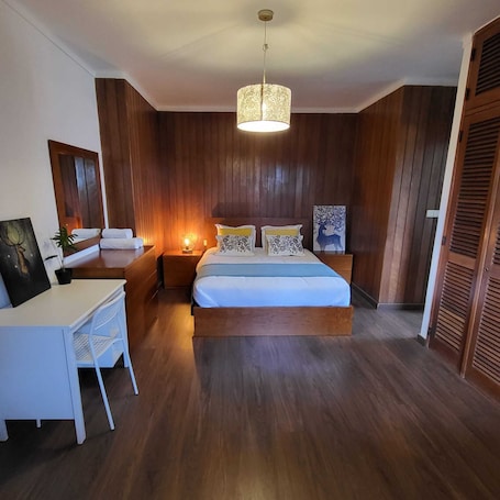 3 habitaciones, ropa de cama de alta calidad y cubrecamas