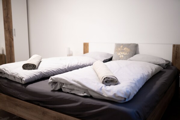 2 Schlafzimmer, Schreibtisch, Bügeleisen/Bügelbrett, kostenloses WLAN