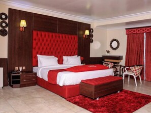 Royal-Suite, barrierefrei, Nichtraucher | Schreibtisch, laptopgeeigneter Arbeitsplatz, kostenloses WLAN