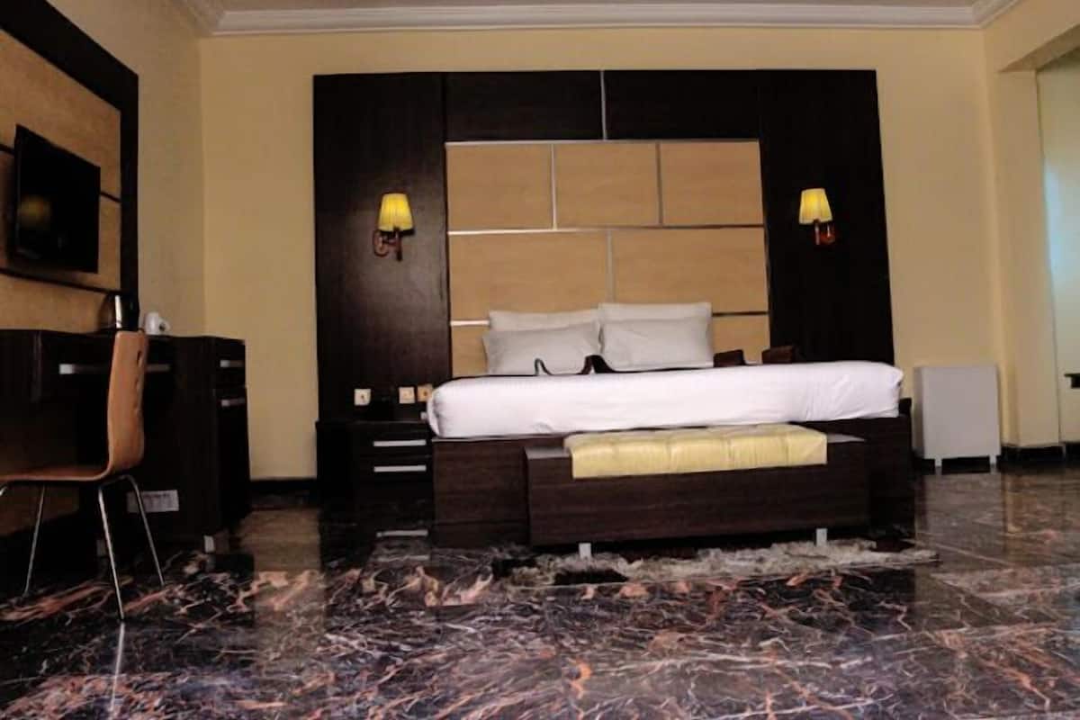 Supreme Room | 1 bedroom, desk, laptop workspace, free WiFi