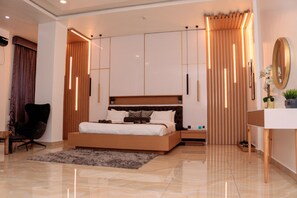 Golden Palace | Desk, laptop workspace, free WiFi - Desikok Royal Hotel (Port Harcourt)