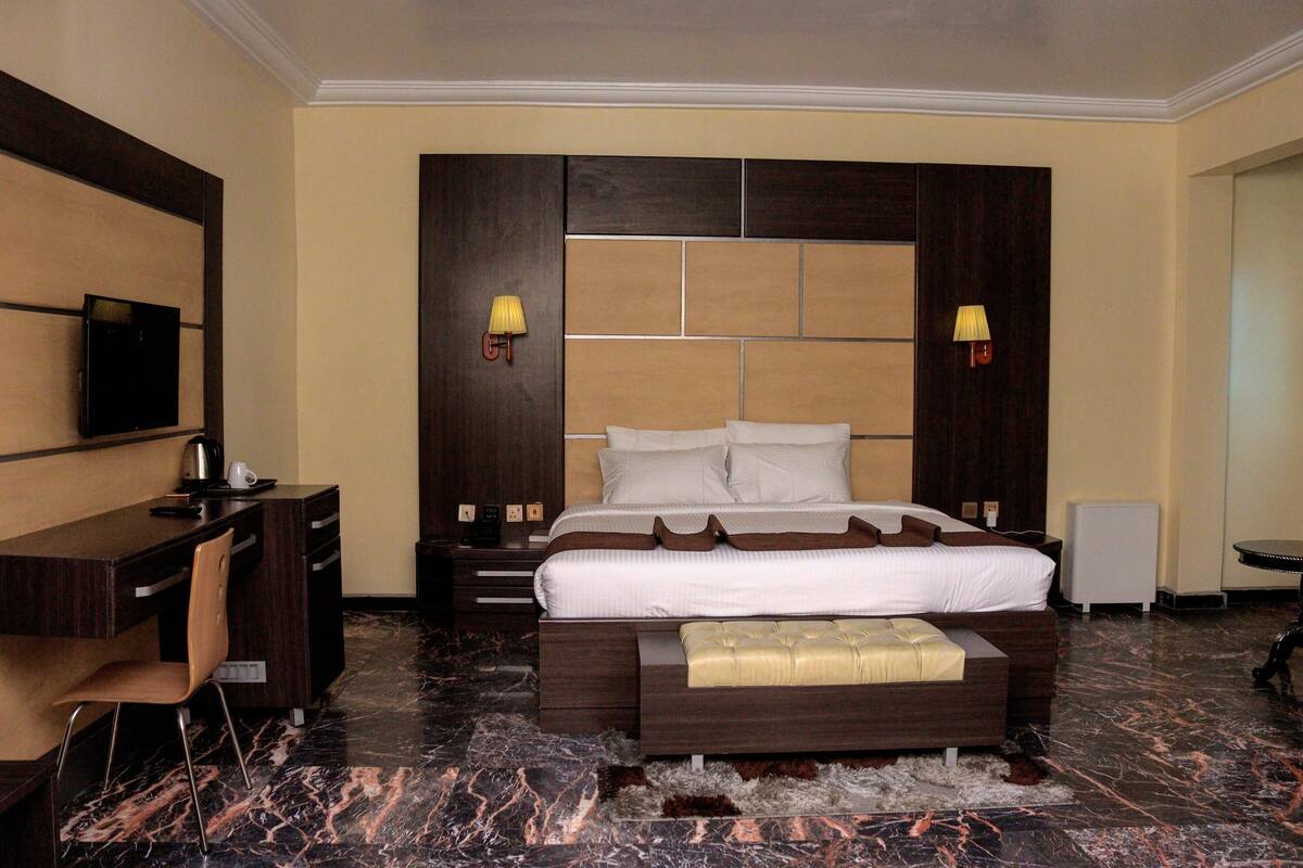 Diplomat Suite