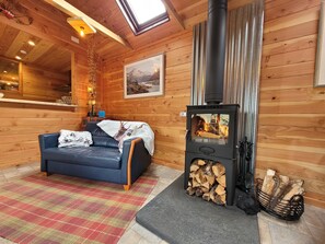 Romantic Cottage (Rustic Barn) | Premium bedding, individually decorated, individually furnished - Sound of Durnamuck (Garve)