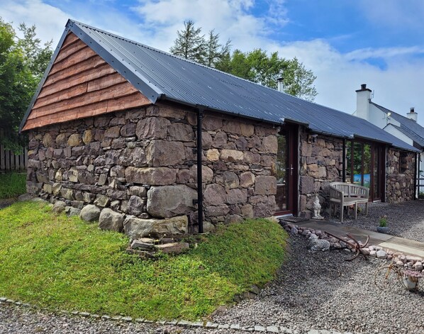 로맨틱 코티지 (Rustic Barn) | 테라스/파티오