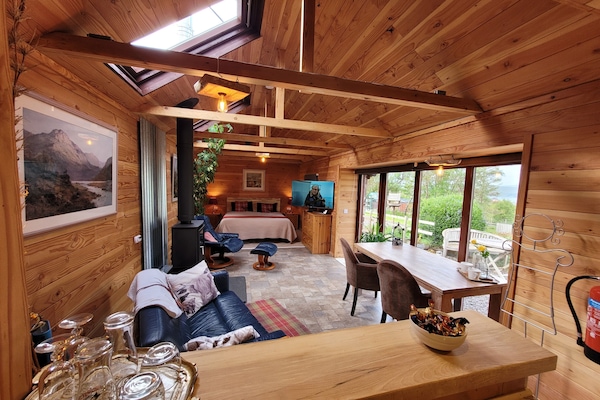 Romantic Cottage (Rustic Barn) | Premium bedding, individually decorated, individually furnished