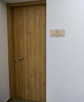 Family Studio Suite | Soundproofing, iron/ironing board, free WiFi