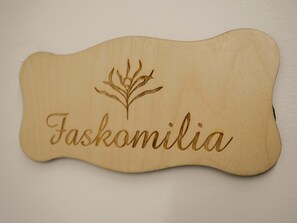 Family Studio Suite | Soundproofing, iron/ironing board, free WiFi