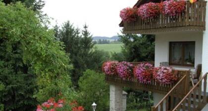 Familienfreundliche 3-Sterne-Ferienwohnung (85qm) - mit schöner Aussicht