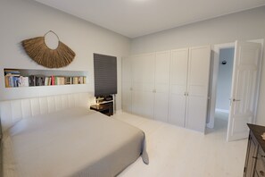 2 chambres, bureau, fer et planche à repasser, Wi-Fi gratuit