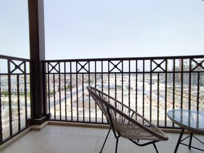 Comfort Apartment | Balcony - SuperHost - Luxury Apt Amidst Lush Greens in Madinat Jumeirah (Dubai)