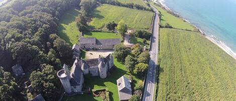 المنشأة من الخارج