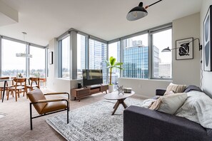 TV connectée, table de tennis de table