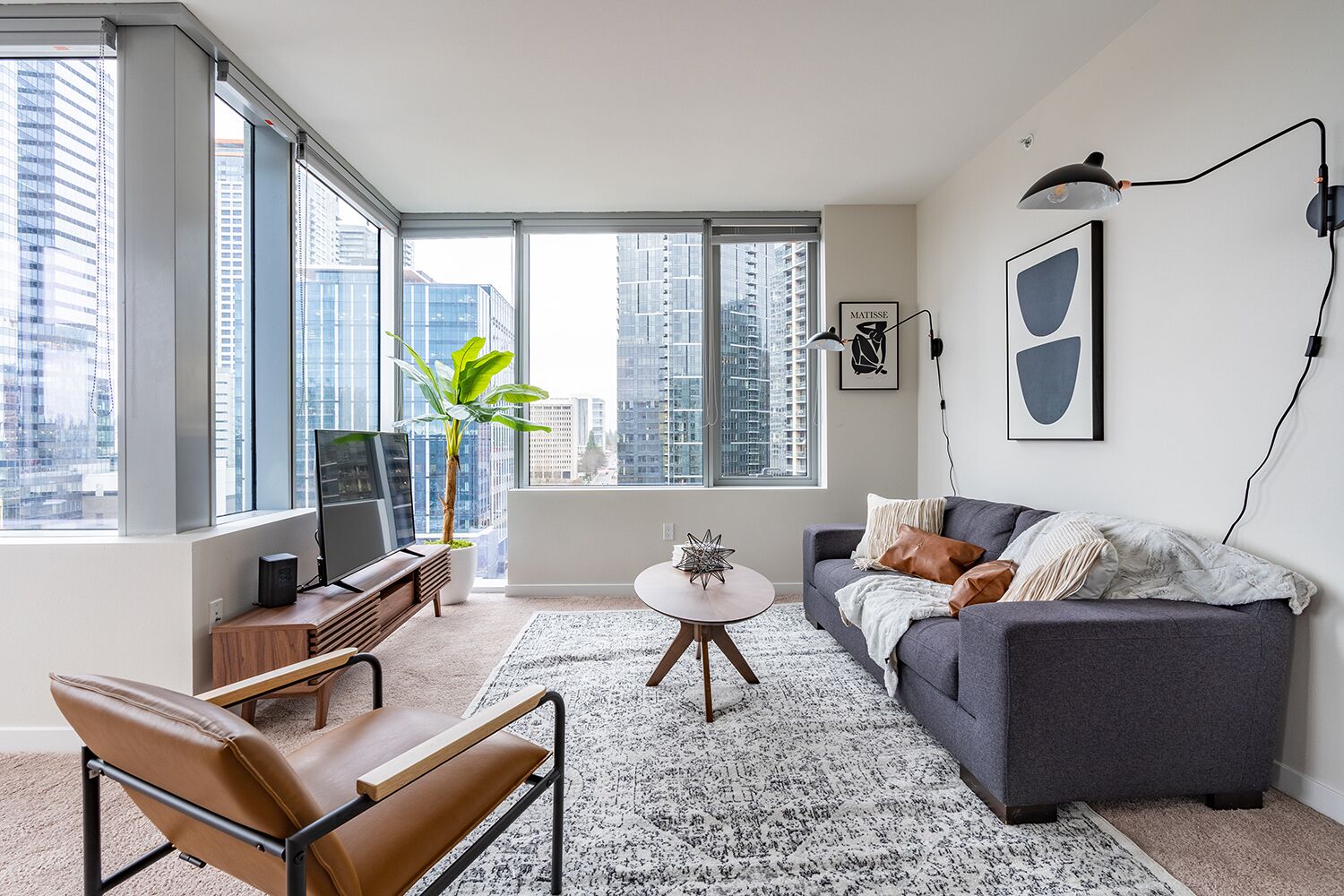 Smart TV, table tennis