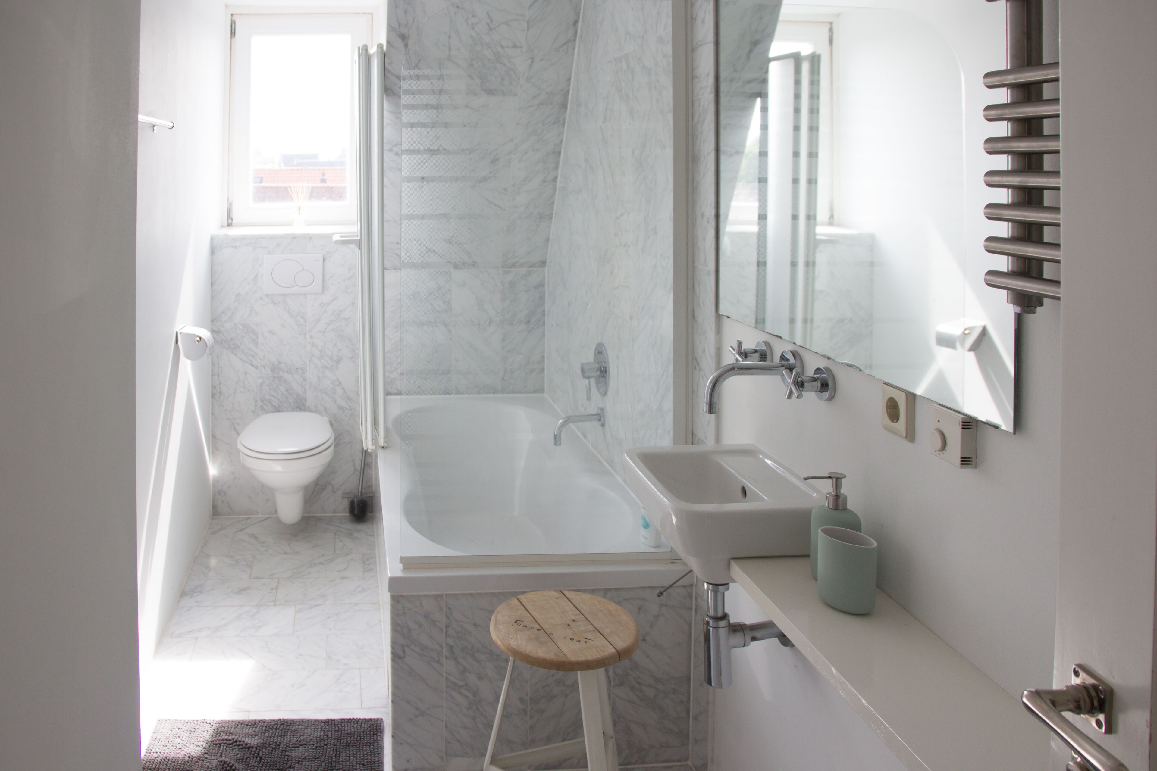 Secador de pelo, toallas