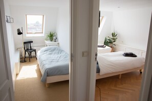 4 bedrooms, WiFi - Canal house top floor in historic center Gouda (Gouda)