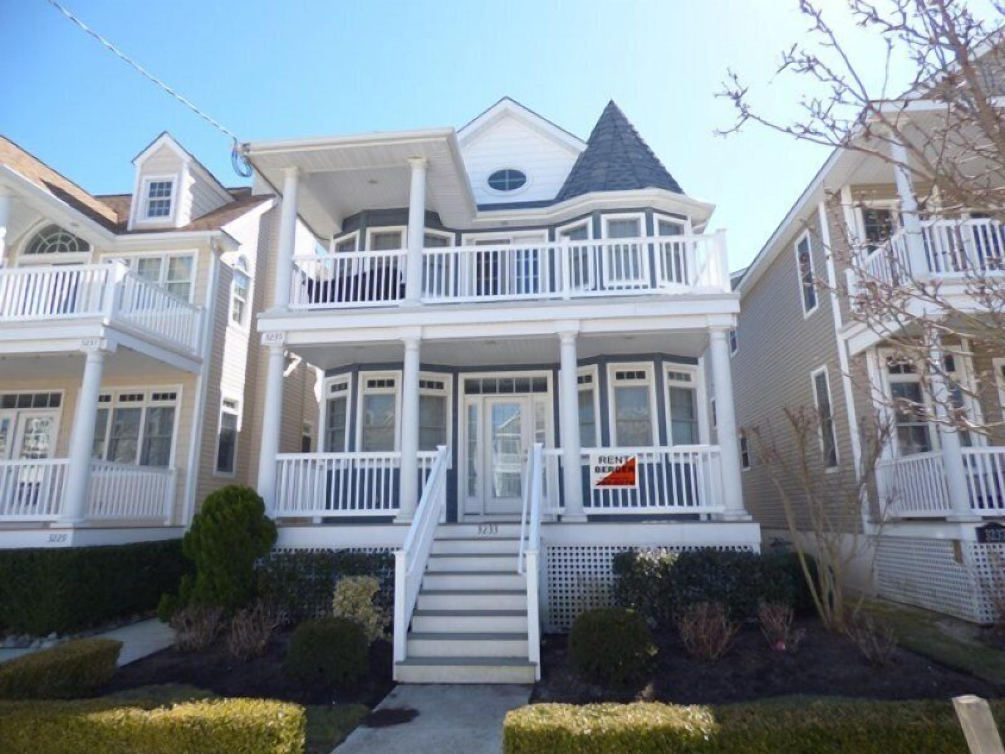 3 Bedroom 1st Floor Condo Just A Short Walk to the Beach! OC178-10CB