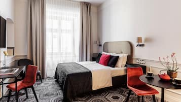 Premium Double Room, 1 Queen Bed | Minibar, in-room safe, individually decorated, individually furnished