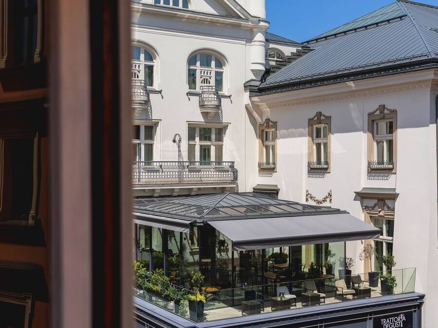 Premium Double Room, 1 Queen Bed | City view