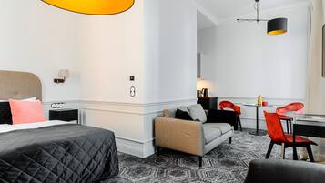 Habitación Premium doble, 1 cama de matrimonio | Minibar, caja fuerte, escritorio y espacio para trabajar con un portátil