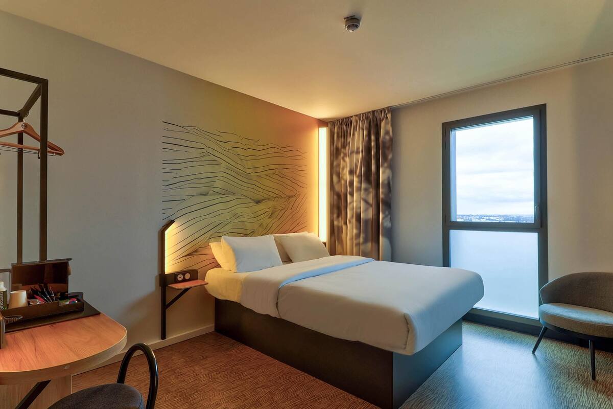 Superior Double Room, Non Smoking | Premium bedding, desk, laptop workspace, blackout curtains
