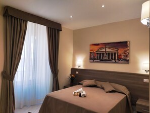 Premium Double Room | Bar mini, peti besi dalam bilik, dihias secara berasingan 