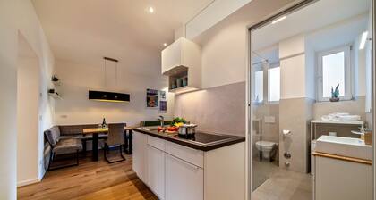 Appartement 'Central Suite Meran' mit Bergblick, Wi-Fi und Klimatisierung