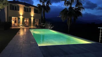 Piscine extérieure, piscine chauffée