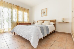 5 chambres, fer et planche à repasser, Wi-Fi gratuit