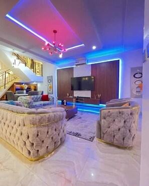 Exterior - Msquare Hotel (Lagos)