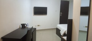 Single Room | Free WiFi - Msquare Hotel (Lagos)