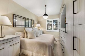 2 bedrooms, desk, iron/ironing board, travel cot